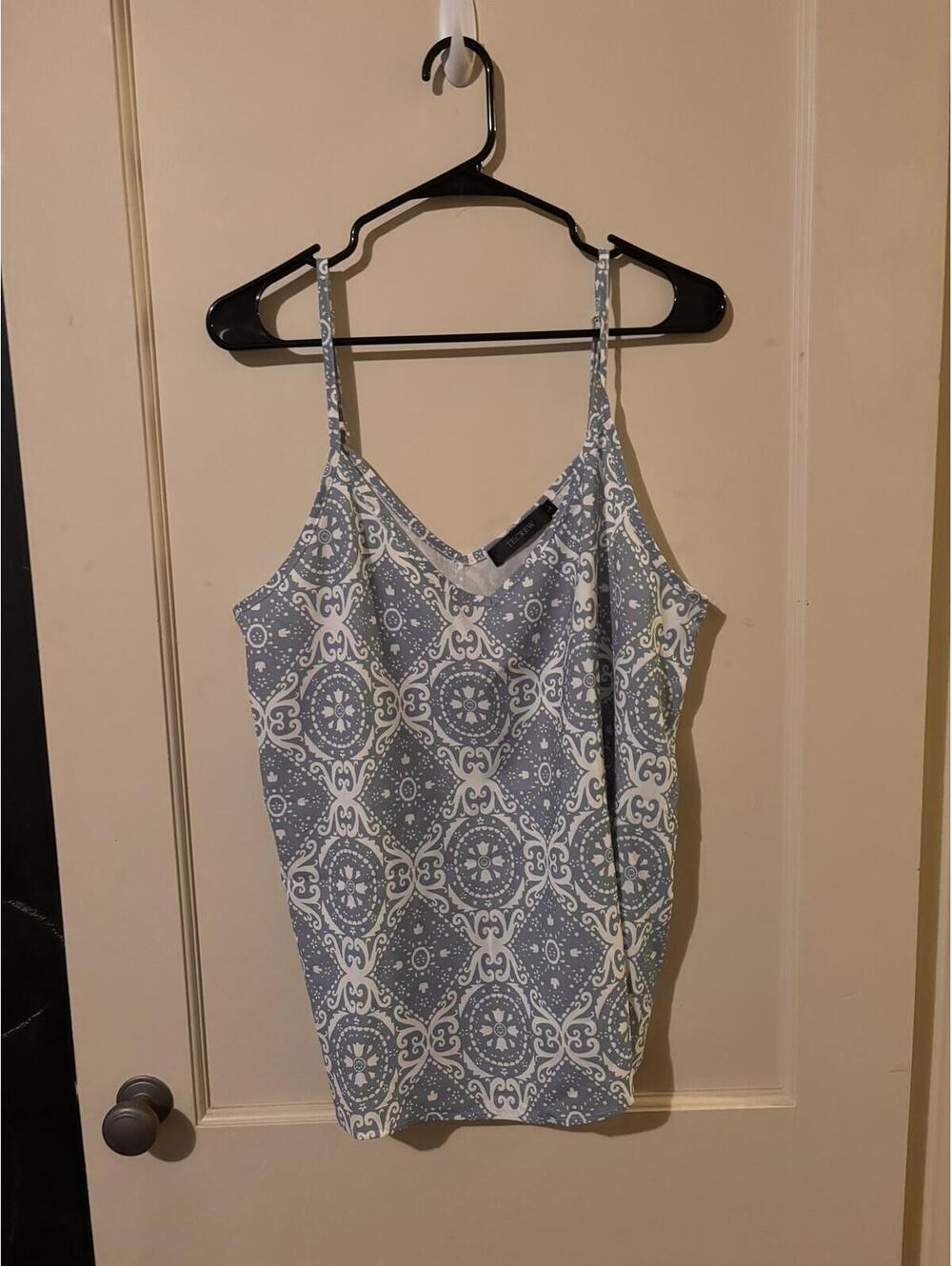 TECREW Blue and White Patterned Spaghetti Strap Top Size Large